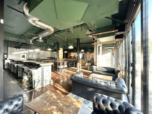 28 Westferry Circus, Canary Wharf, London, E14