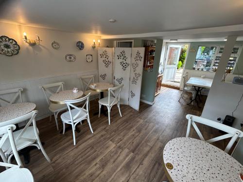 1 & 2 Clieve Cottage, High Street, Cookham, Bourne End, SL6