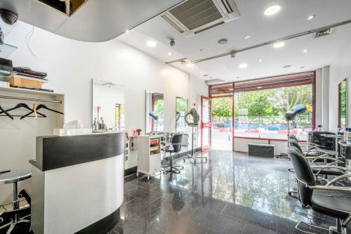 363 Mile End Road, Mile End, London, E3