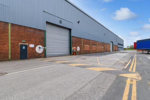 Unit 9, Leeds Bradford Airport Industrial Estate, Harrogate Road, Leeds, LS19