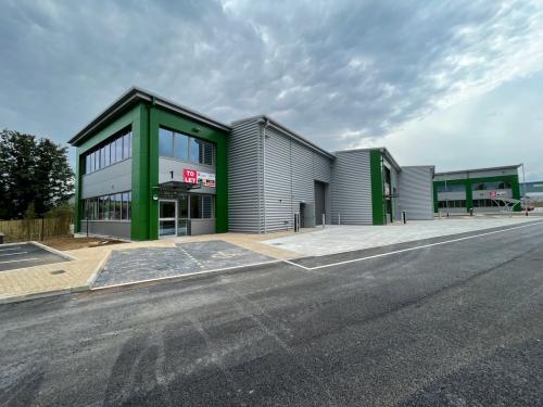 Units 1-3, Trade City Luton, Kingsway, Luton, LU1