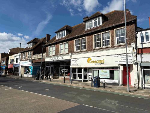 3 & 3A Festing Buildings, Highland Road, Southsea, PO4