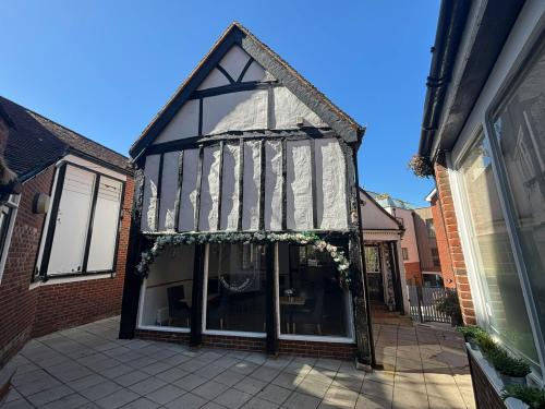 Curfew Yard, 2 Thames Street, Windsor, SL4
