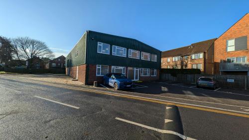 10, Carves Industrial Estate, Southampton Road, Ringwood, BH24