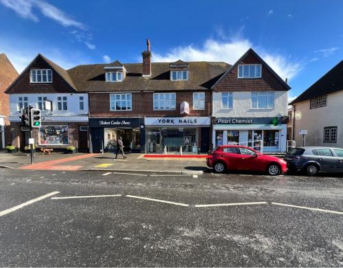32 High Street, Banstead, SM7