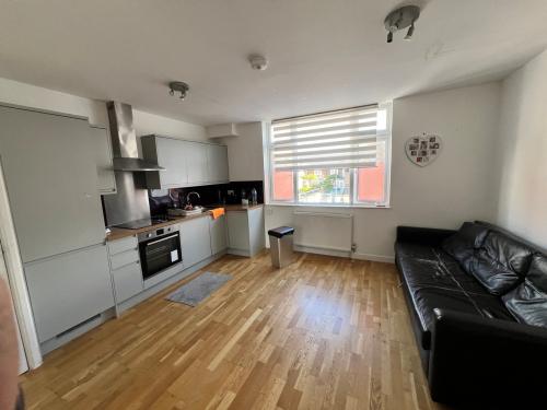 32 High Street, Banstead, SM7