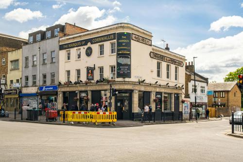 The Marquis of Cornwallis, 304 Bethnal Green Road, Bethnal Green, London, E2