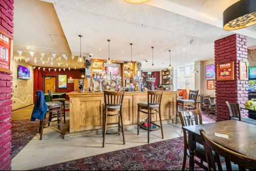 The Marquis of Cornwallis, 304 Bethnal Green Road, Bethnal Green, London, E2
