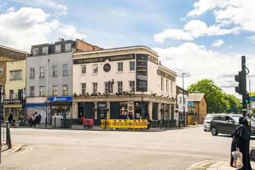The Marquis of Cornwallis, 304 Bethnal Green Road, Bethnal Green, London, E2