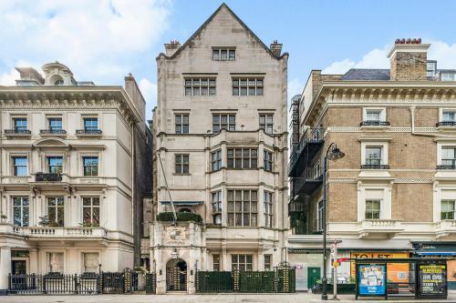 1A Palace Gate, South Kensington, London, W8