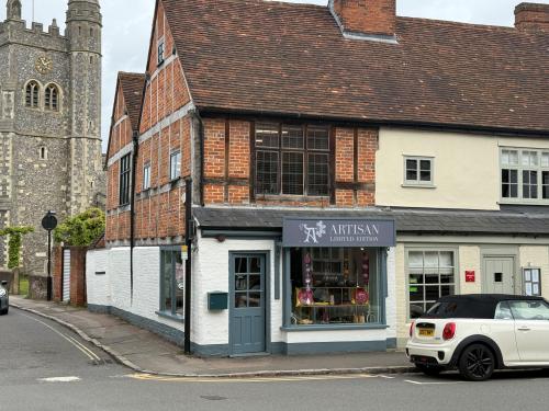 13 Market Square, Amersham, HP7