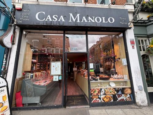 124 Putney High Street, Putney, London, SW15