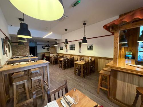 124 Putney High Street, Putney, London, SW15