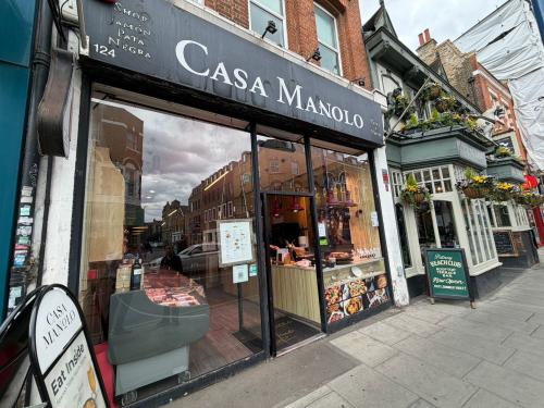 124 Putney High Street, Putney, London, SW15