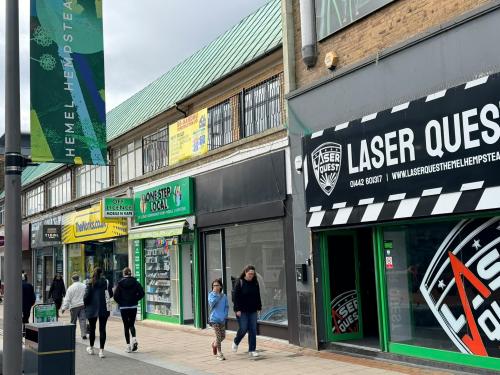 202 Marlowes, Hemel Hempstead, HP1