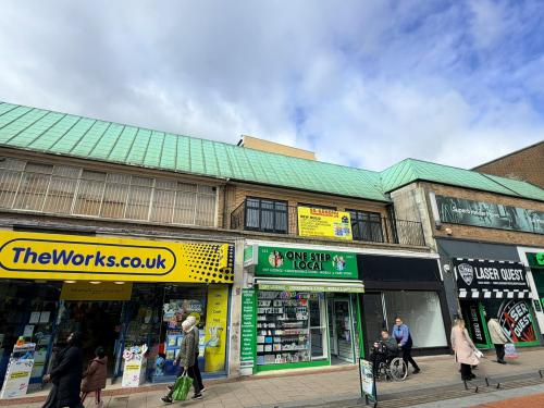 202 Marlowes, Hemel Hempstead, HP1