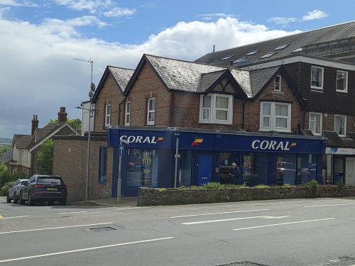 Coral Racing, The Broadway, Crowborough, TN6