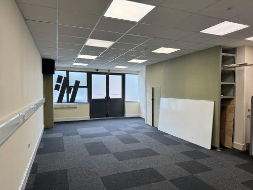 Unit 16, Mark Road, Hemel Hempstead, HP2