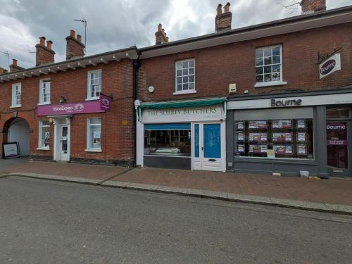 39 High Street, Godalming, GU7