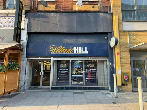 393 Eastern Avenue, Gants Hill, Ilford, IG2
