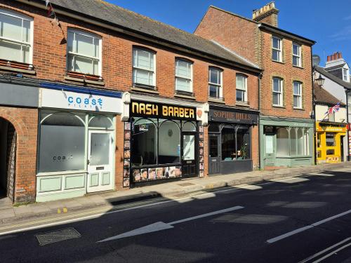 2A Queen Street, Lymington, SO41