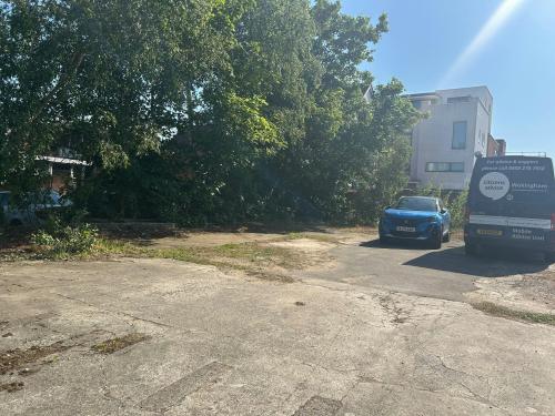 8000 Sqft, Cross Street, Wokingham, RG40