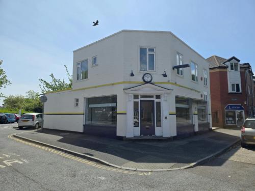 23 Old Milton Road, New Milton, BH25