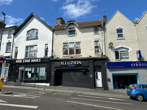 4 The Triangle, Bournemouth, BH2