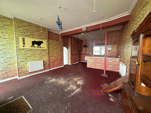 32-33 The Triangle, Bournemouth, BH2