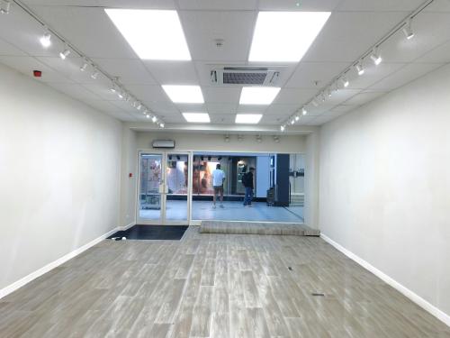 24, Swan Walk Shopping Centre, 24 Swan Walk, Horsham, RH12