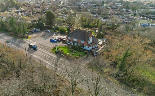 Aldershot Road, Land to the side of the Cricketers, Guildford, GU3