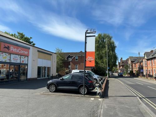 Unit 2, Salisbury Road Retail Centre, Blandford Forum, DT11