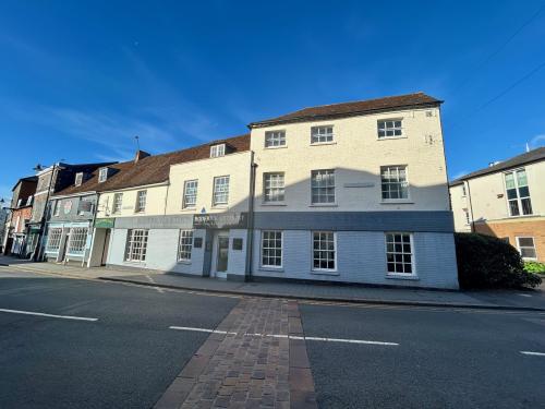 Oxford Court, 21-23 The Broadway, Newbury, RG14