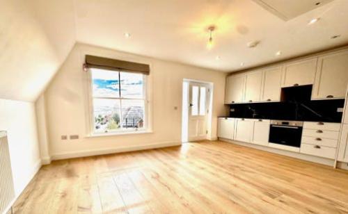 400 Richmond Road, Twickenham, London, TW1