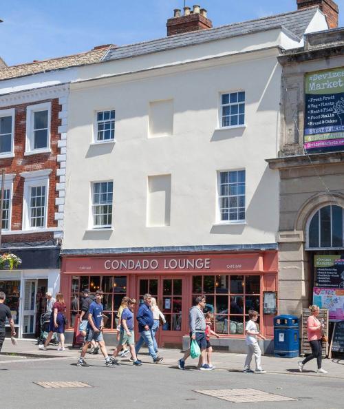 42 Market Place, Devizes, SN10