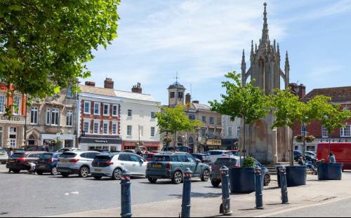 42 Market Place, Devizes, SN10