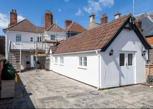 42 Market Place, Devizes, SN10