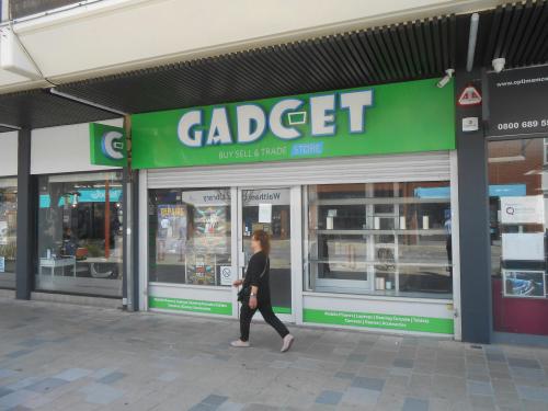 Unit 9, Pavilions Shopping Centre, Waltham Cross, EN8