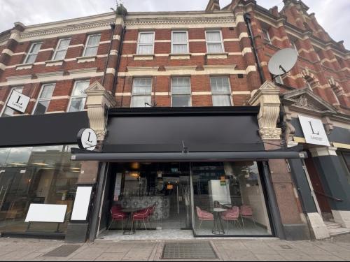 303 Green Lanes, Palmers Green, London, N13
