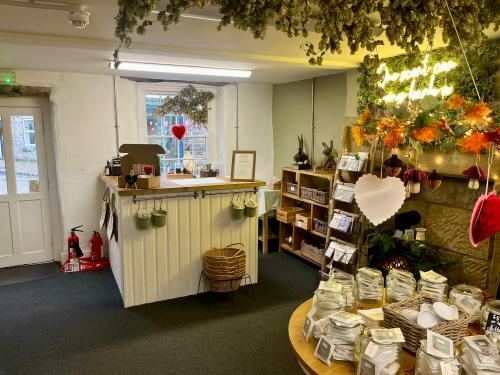 Unit 8, Portland Square Shopping Centre, Water Street, Bakewell, DE45