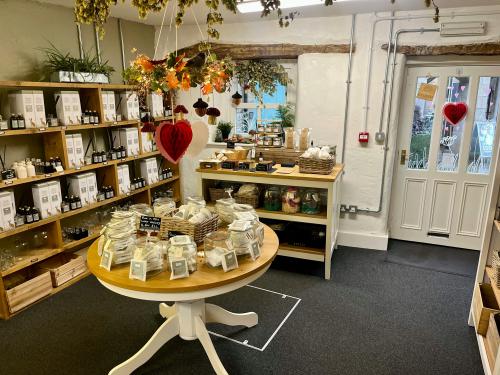 Unit 8, Portland Square Shopping Centre, Water Street, Bakewell, DE45
