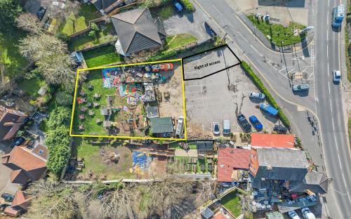 172 Farnborough Road, Land to the side of the Royal Arms, Farnham, GU9