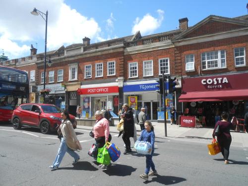 90/92 Woodcote Road, Wallington, SM6