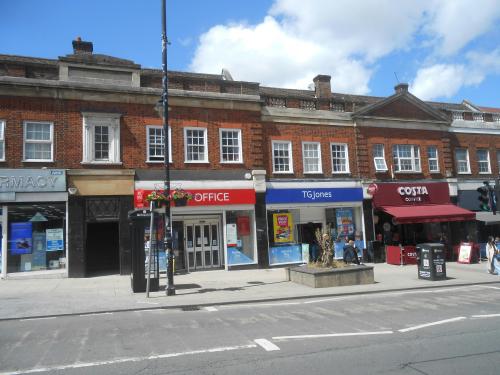 90/92 Woodcote Road, Wallington, SM6