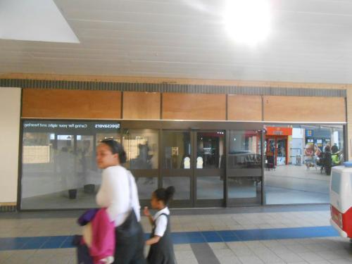 Unit 13b, Riverside Shopping Centre, Erith, DA8