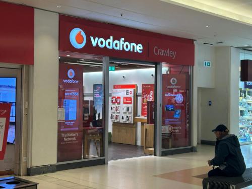 Unit 8, County Mall Shopping Centre, Crawley, RH10
