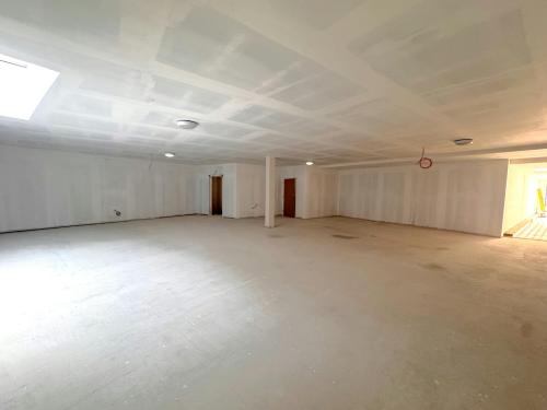 Unit 3 Mann's House, 101 High Street, Cranleigh, GU6