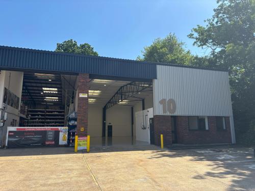 Unit 10, Oakwood Trade Park, Gatwick Road, Crawley, RH10