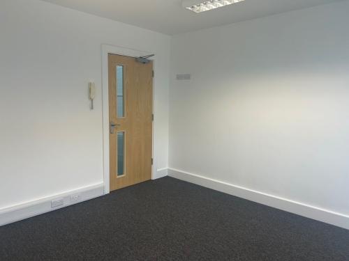 Unit 22, Bilton Industrial Estate, Bracknell, RG12