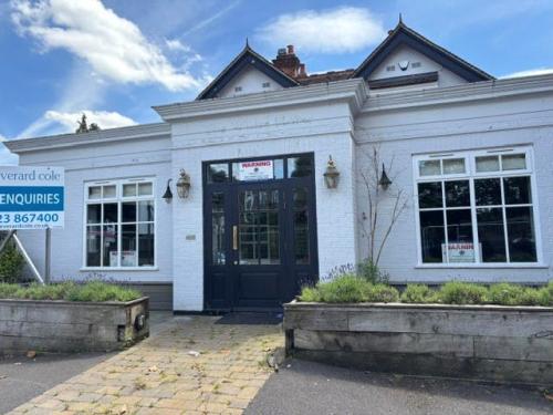 The White Horse, 70 London End, Beaconsfield, HP9
